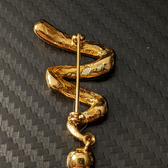 Good Ribbon Brooch - Picture 4 of 4